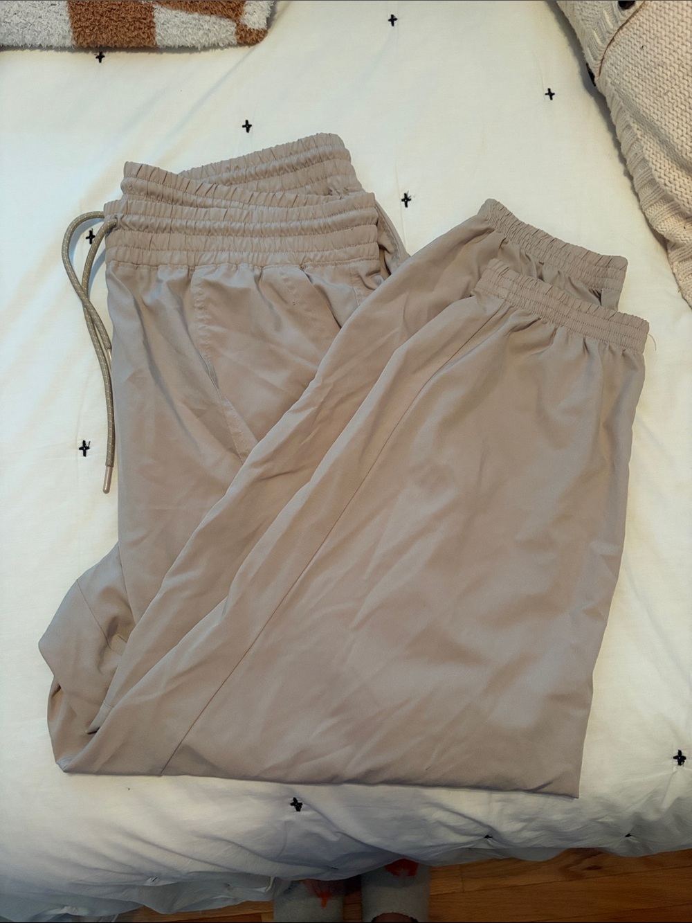 Old Navy Women's Taupe Drawstring Joggers